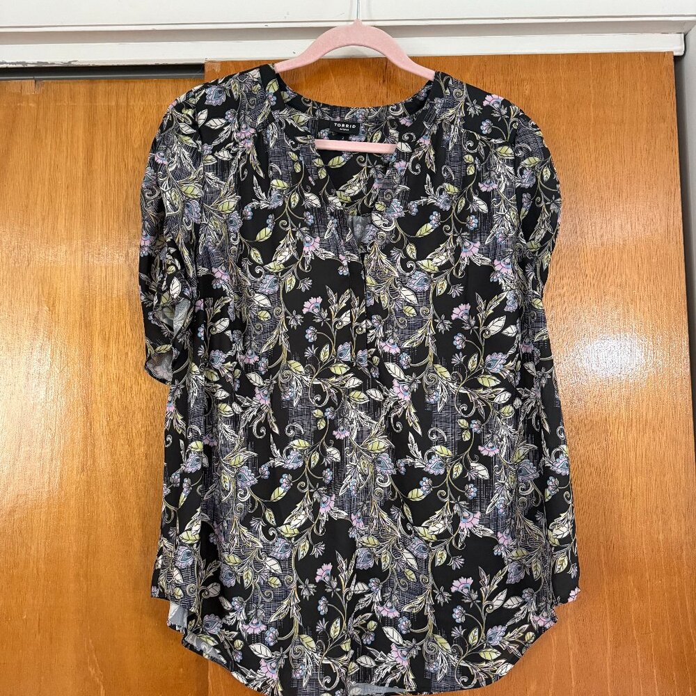 Torrid - Harper Georgette Ruched Short Sleeve Blouse - Size 2